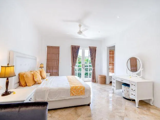Kencana Seminyak (Bali)